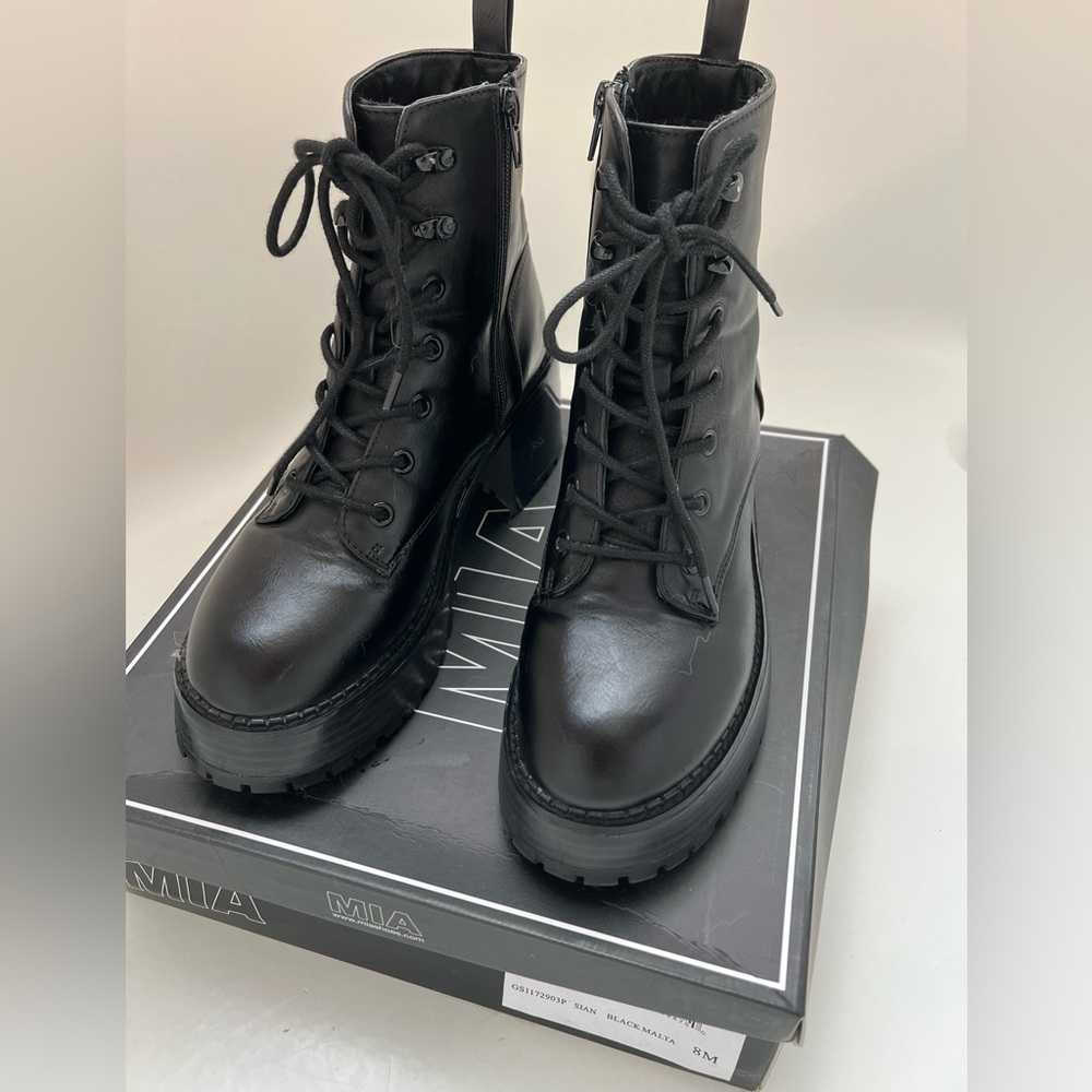 Mia Military boots